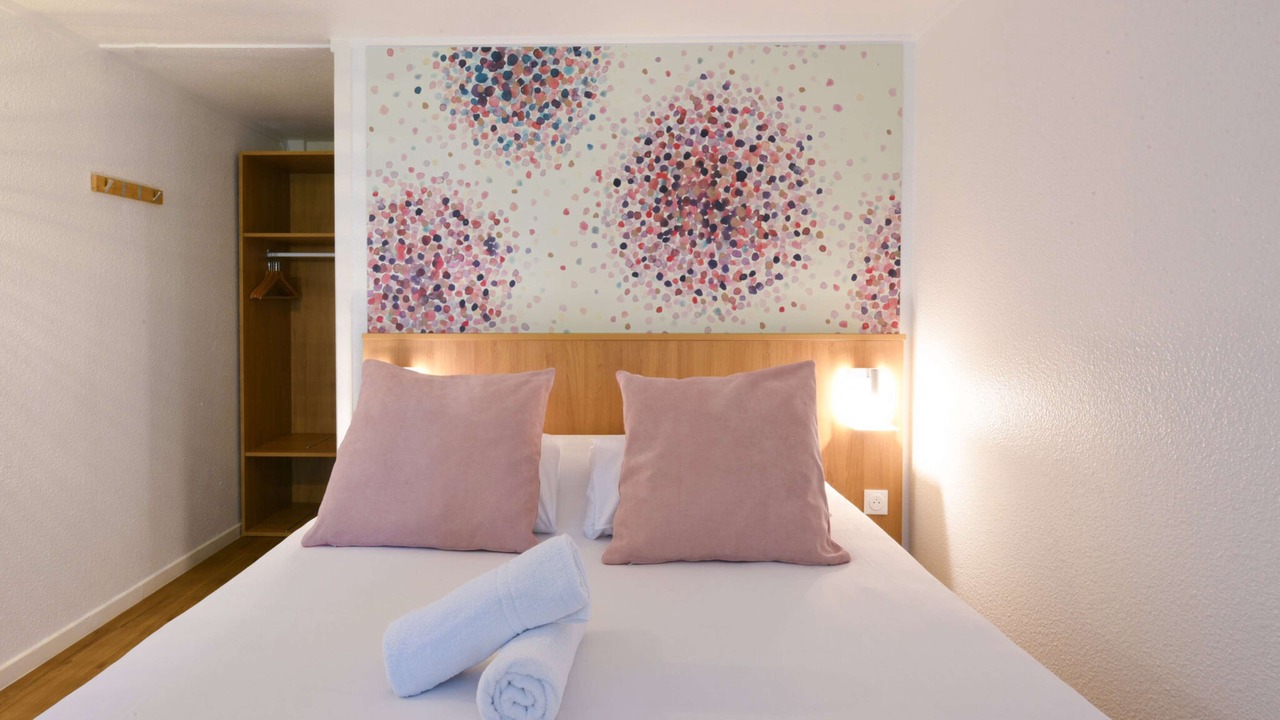 Photo of Bedroom in Villeneuve-Saint-Georges