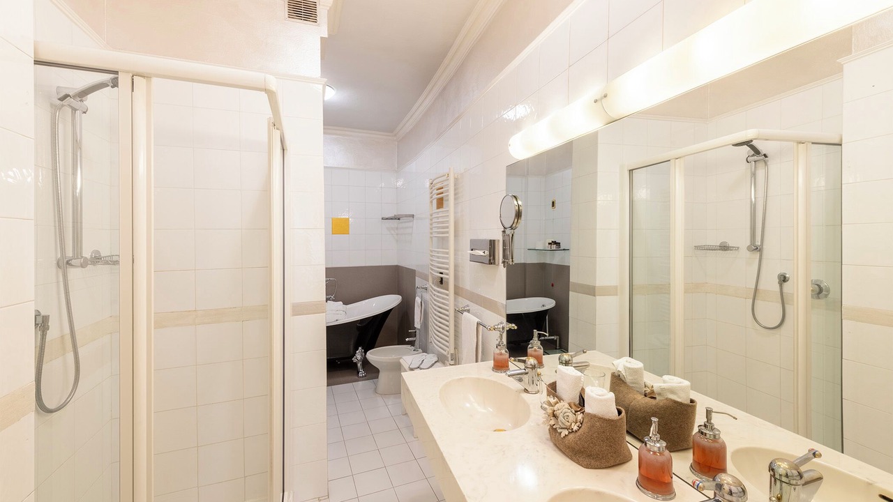 Photo of Bathroom in Historic Centre