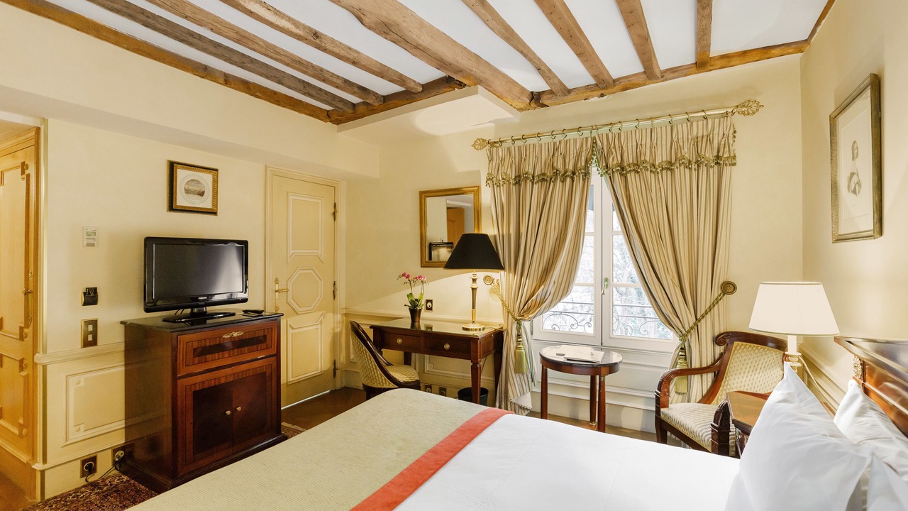 Photo of Bedroom in 6th Arrondissement