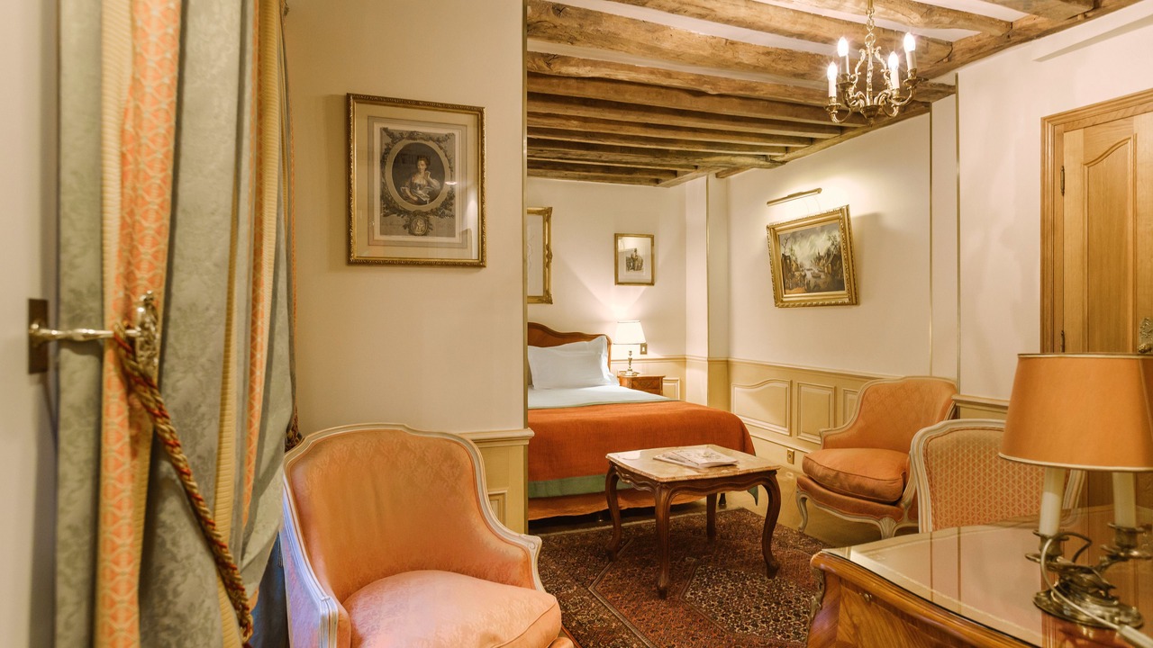 Photo of Bedroom in 6th Arrondissement