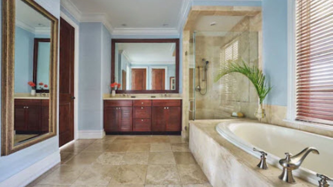 Photo of Bathroom in Rokers Point