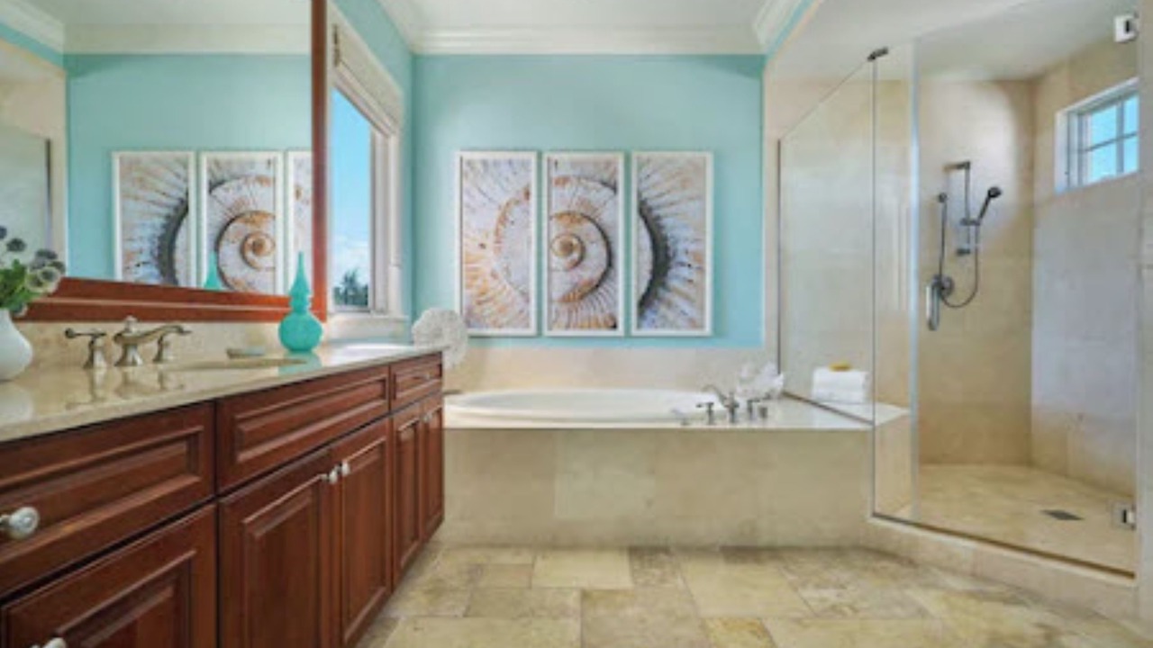 Photo of Bathroom in Rokers Point