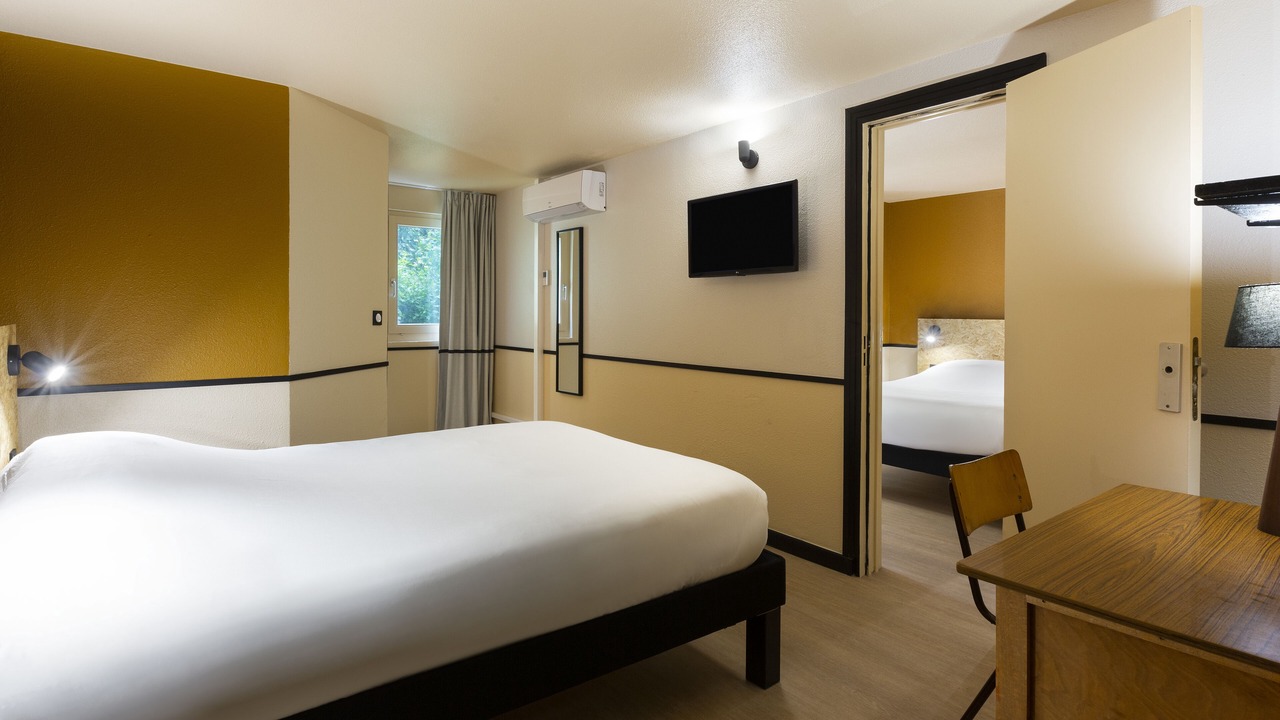 Photo of Bedroom in Villeneuve-la-Garenne