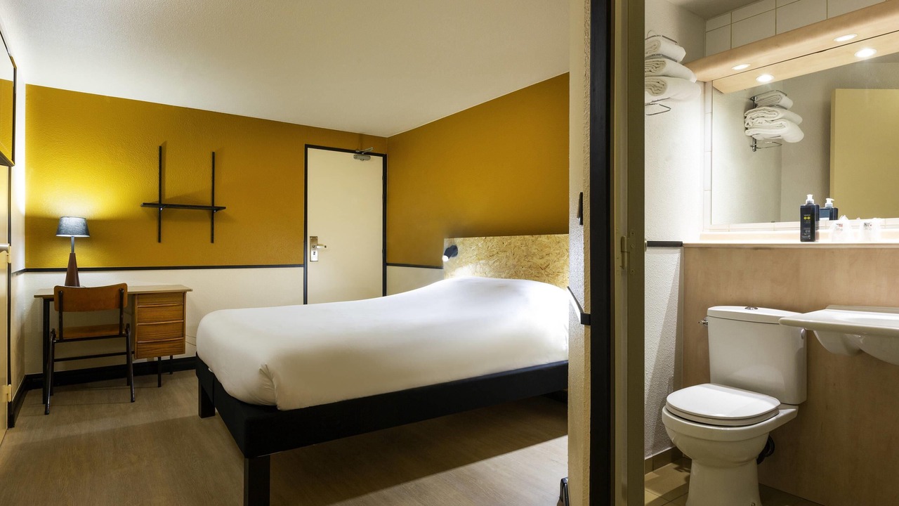Photo of Bedroom in Villeneuve-la-Garenne