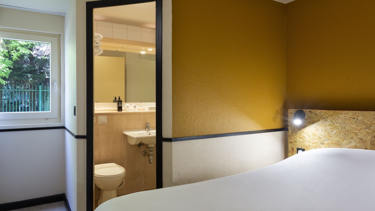 Photo of Bedroom in Villeneuve-la-Garenne