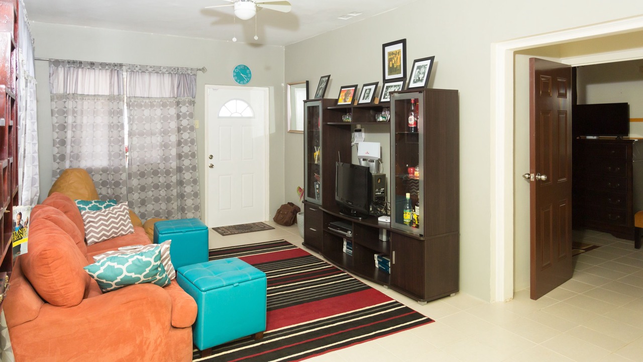 Photo of Bedroom in Hellshire