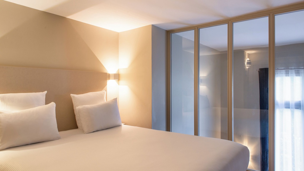 Photo of Bedroom in Champs-Elysees