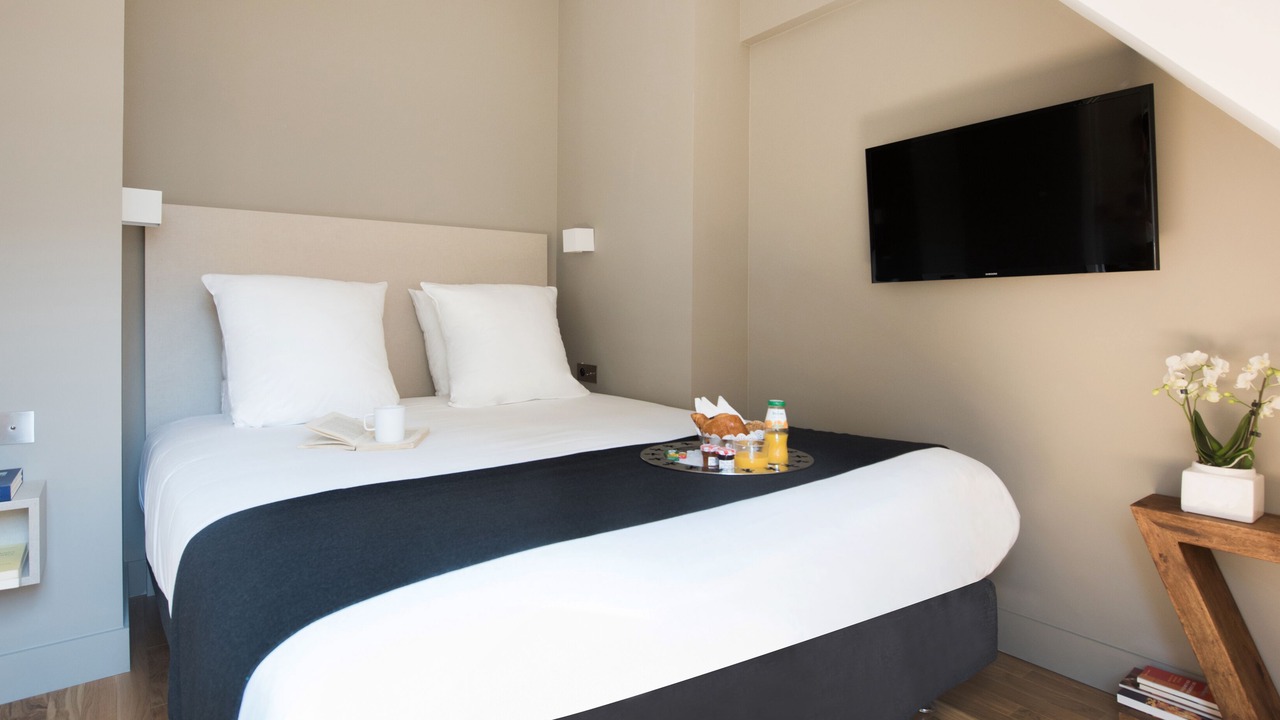 Photo of Bedroom in Champs-Elysees