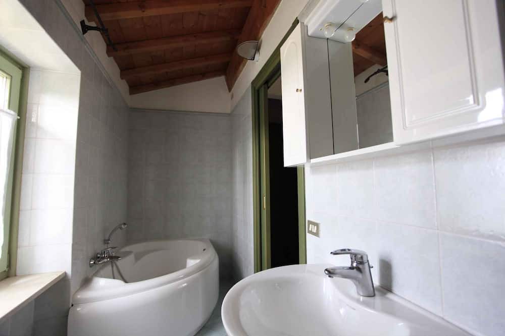Photo of Bathroom in Costermano