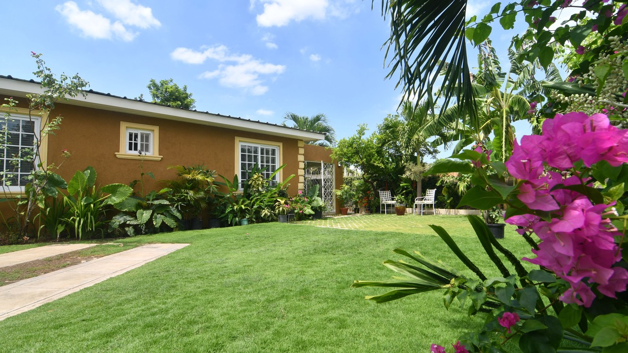 Photo of Outdoor in Molynes Gardens