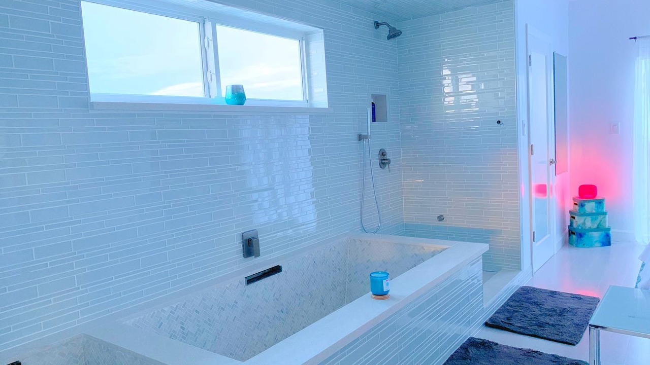 Photo of Bathroom in Governor's Harbour