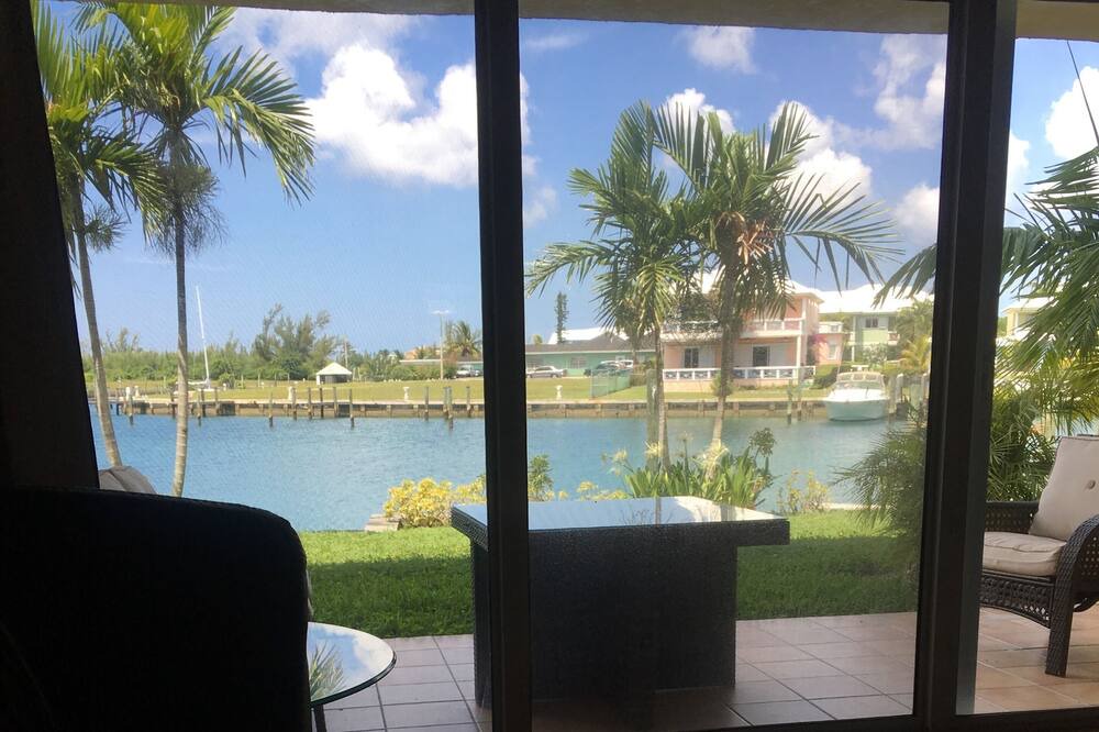 Photo of Livingroom in Bahamia West