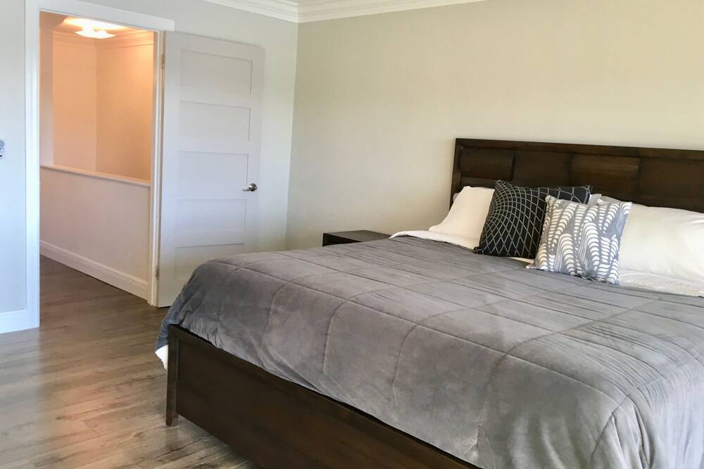 Photo of Bedroom in Bahamia West