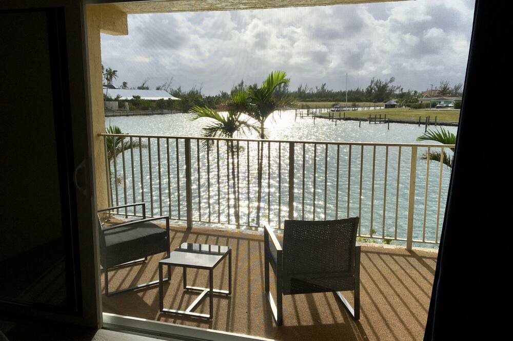 Photo of Patio Balcony in Bahamia West