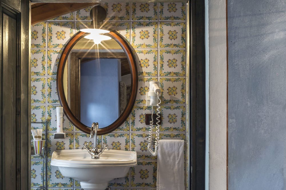 Photo of Bathroom in Borghetto