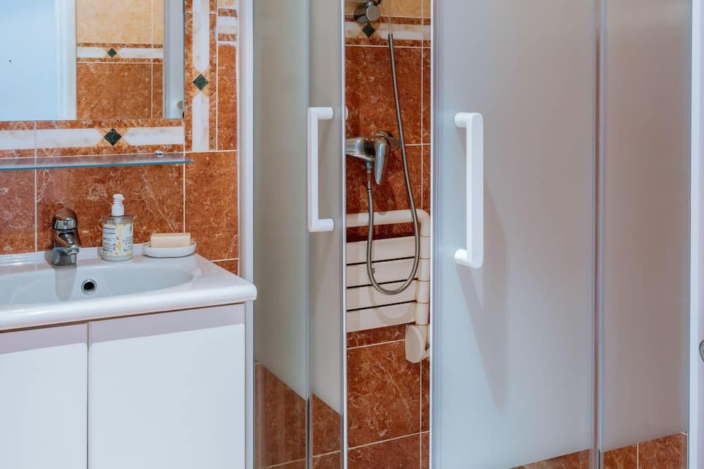 Photo of Bathroom in Villa Montmorency