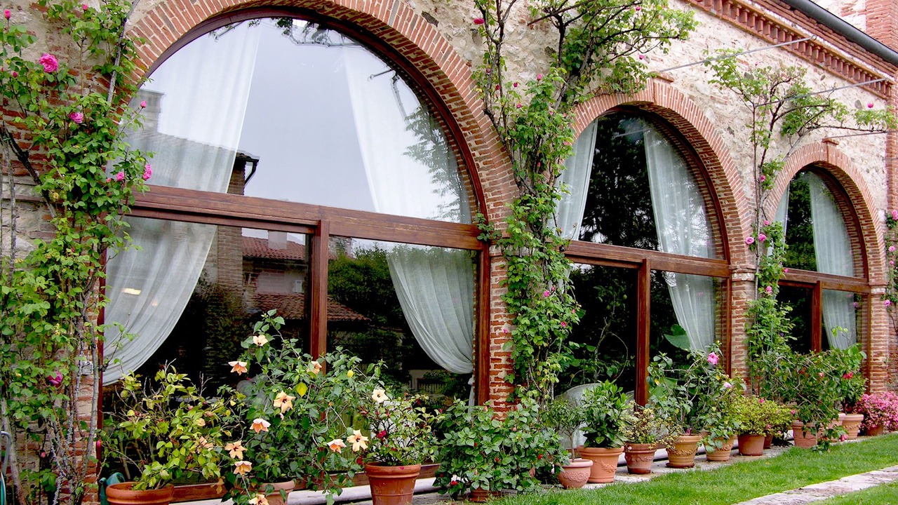 Photo of Outdoor in Carre