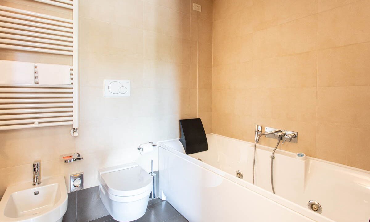 Photo of Bathroom in Longa