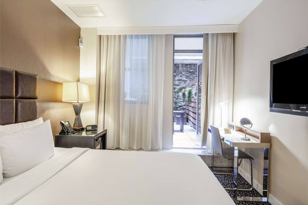 Photo of Bedroom in Sutton Place
