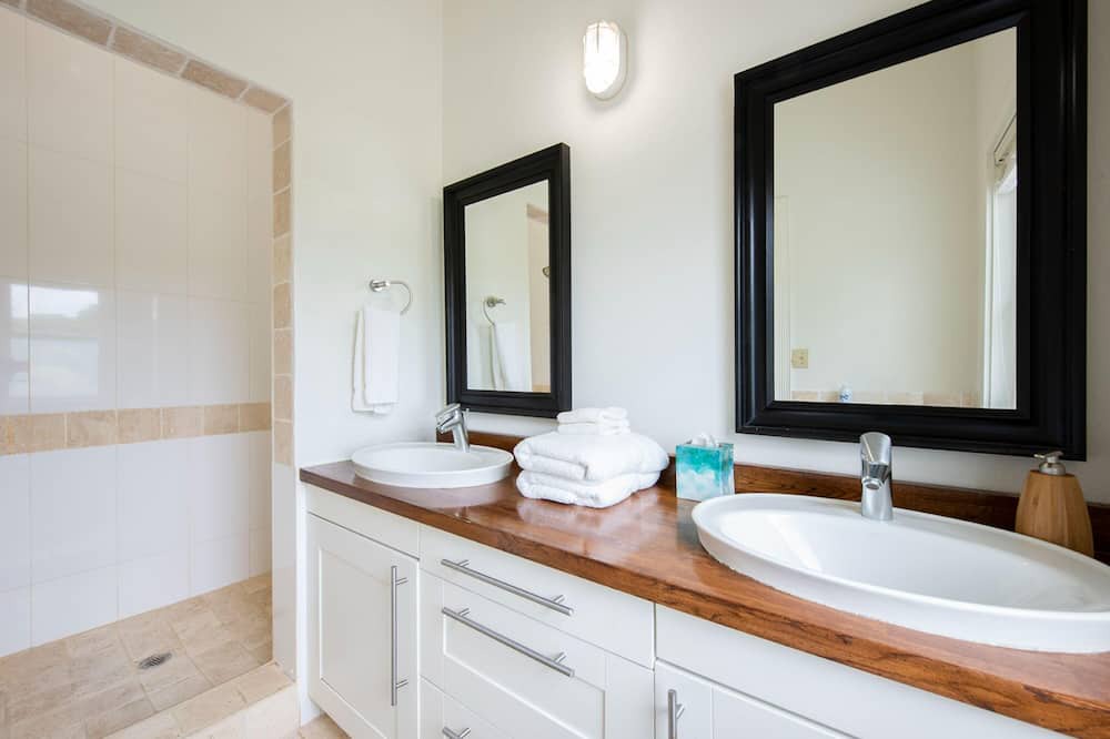 Photo of Bathroom in Rock Sound