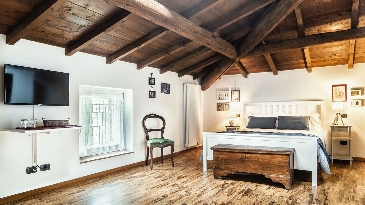 Photo of Bedroom in Valgatara