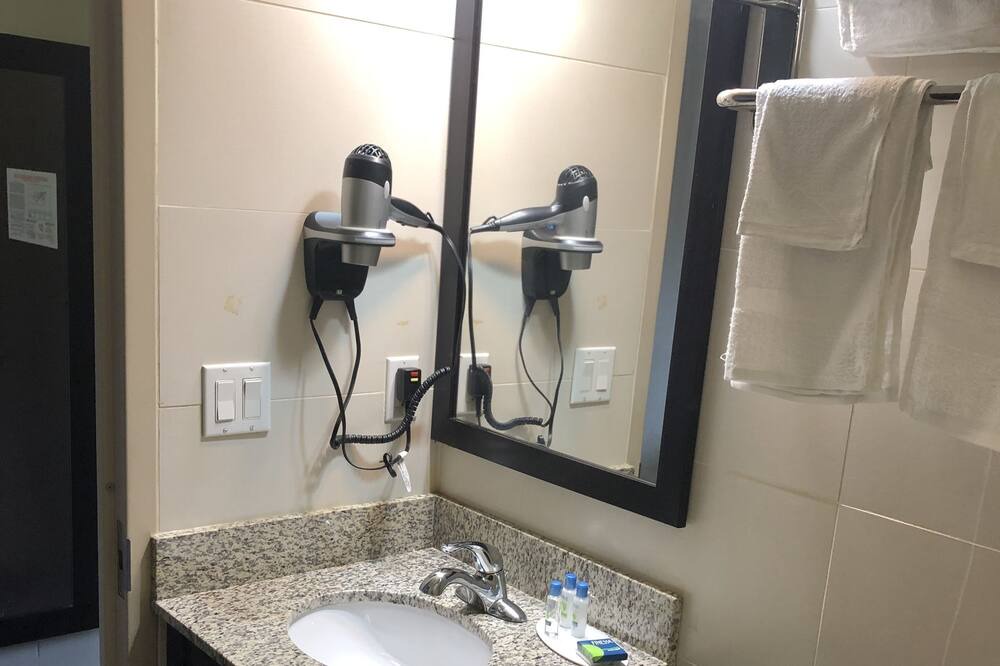 Photo of Bathroom in Ocean Hill