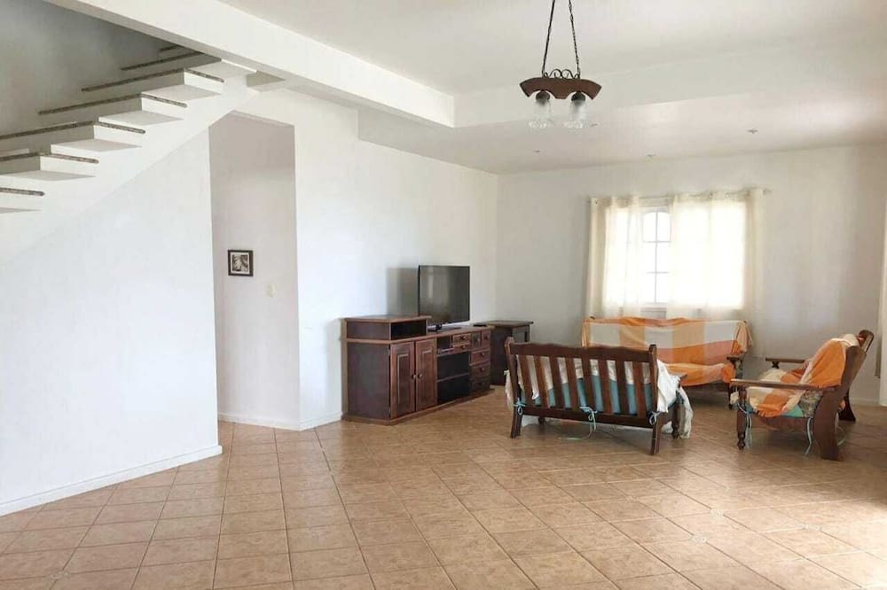 Photo of Livingroom in Tamoios