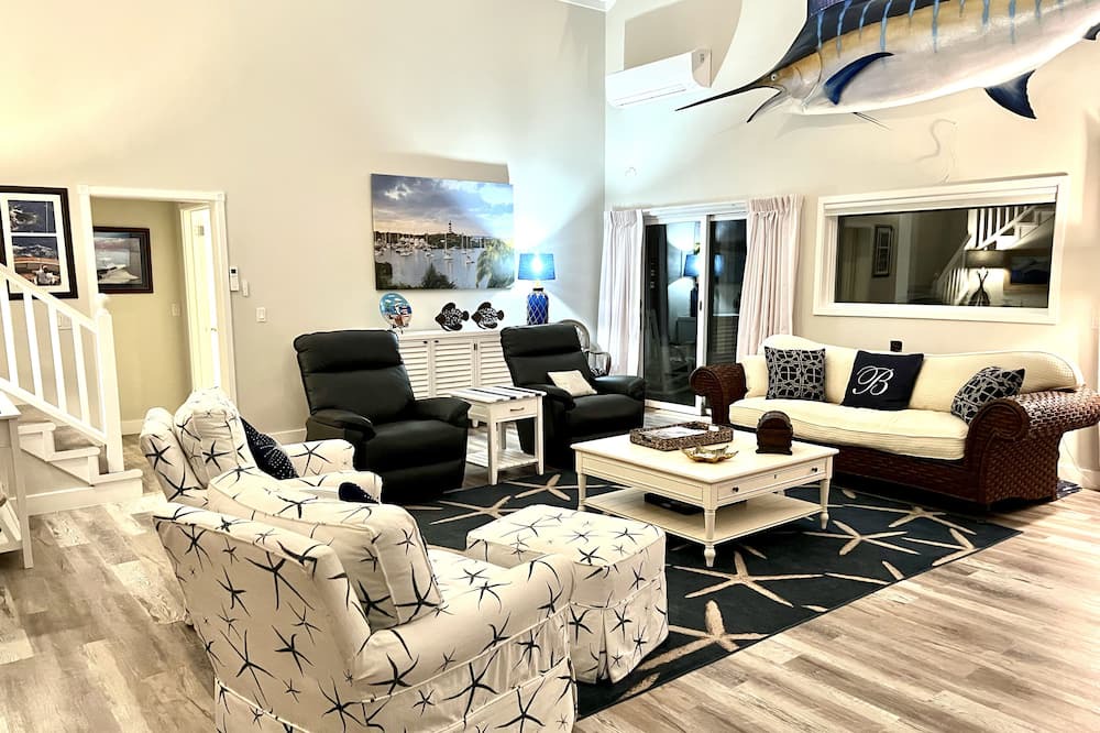 Photo of Livingroom in Hope Town