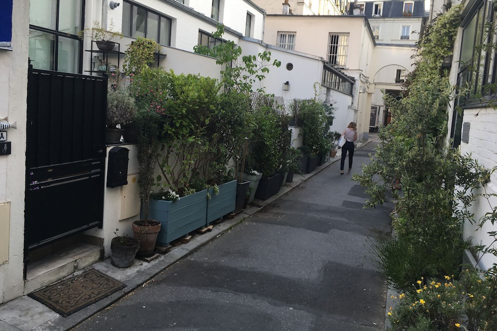 Photo of Outdoor in Hopital Saint-Louis