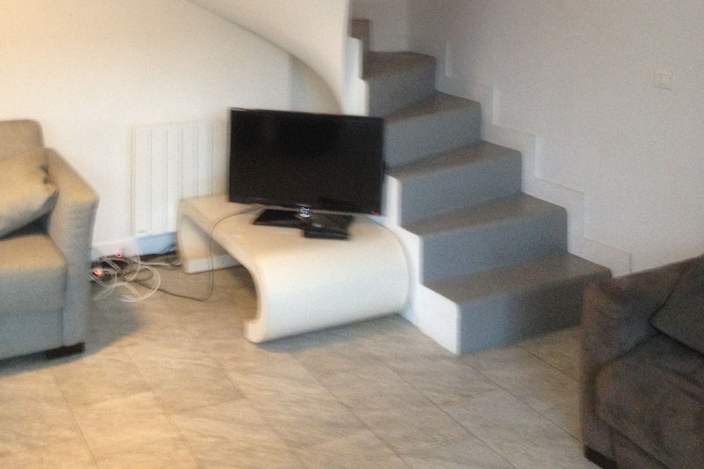 Photo of Livingroom in Petit-Ivry