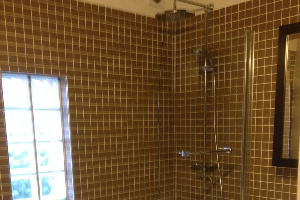 Photo of Bathroom in Petit-Ivry
