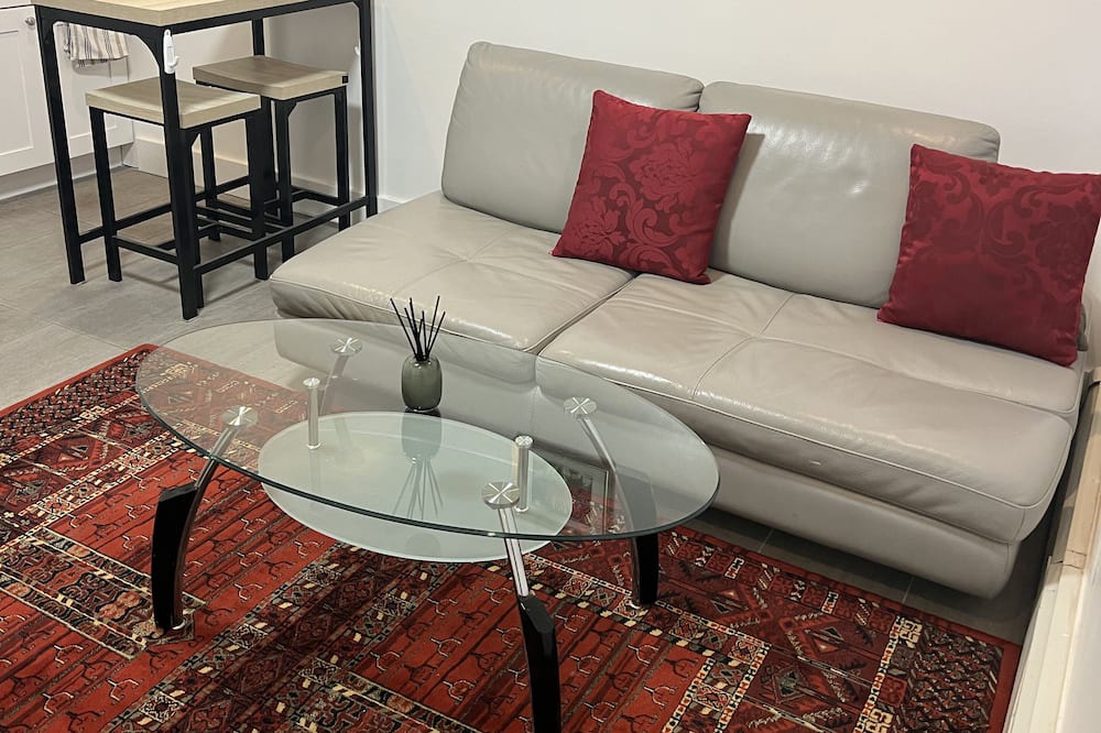 Photo of Livingroom in Brighton Beach