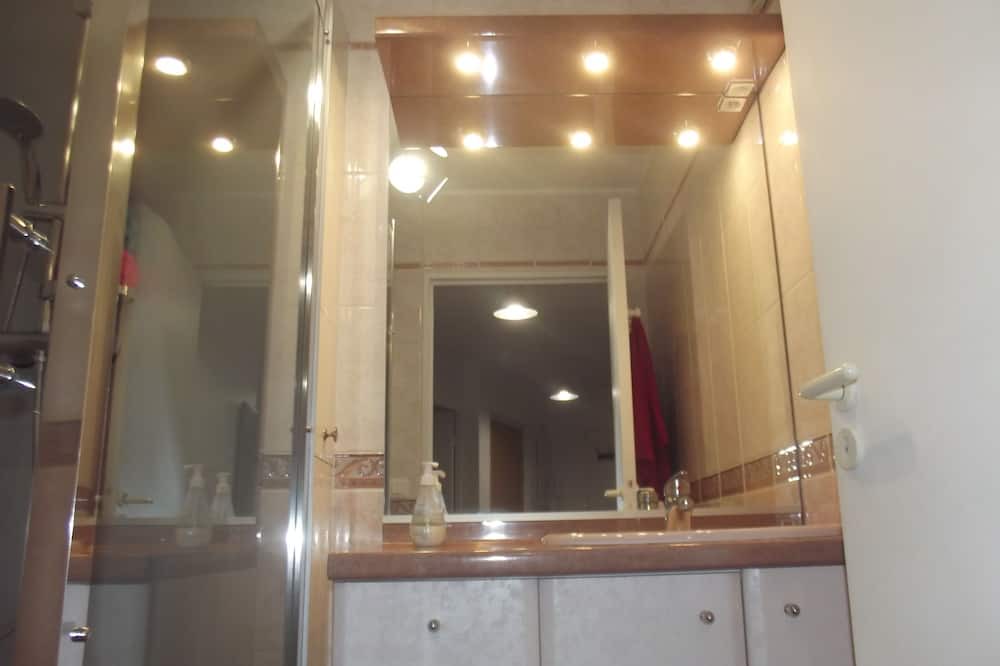 Photo of Bathroom in Saint-Germain-sur-Morin