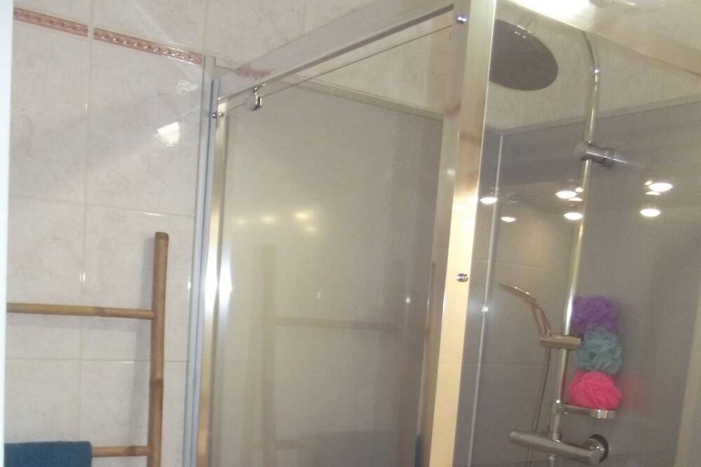 Photo of Bathroom in Saint-Germain-sur-Morin
