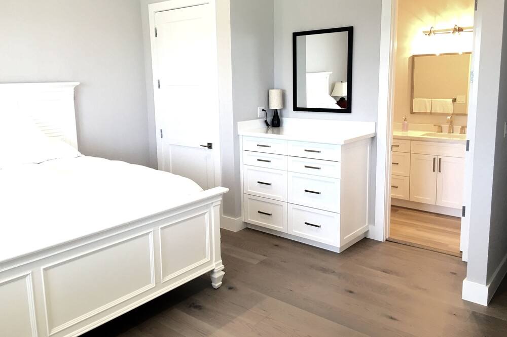 Photo of Bedroom in Staniel Cay