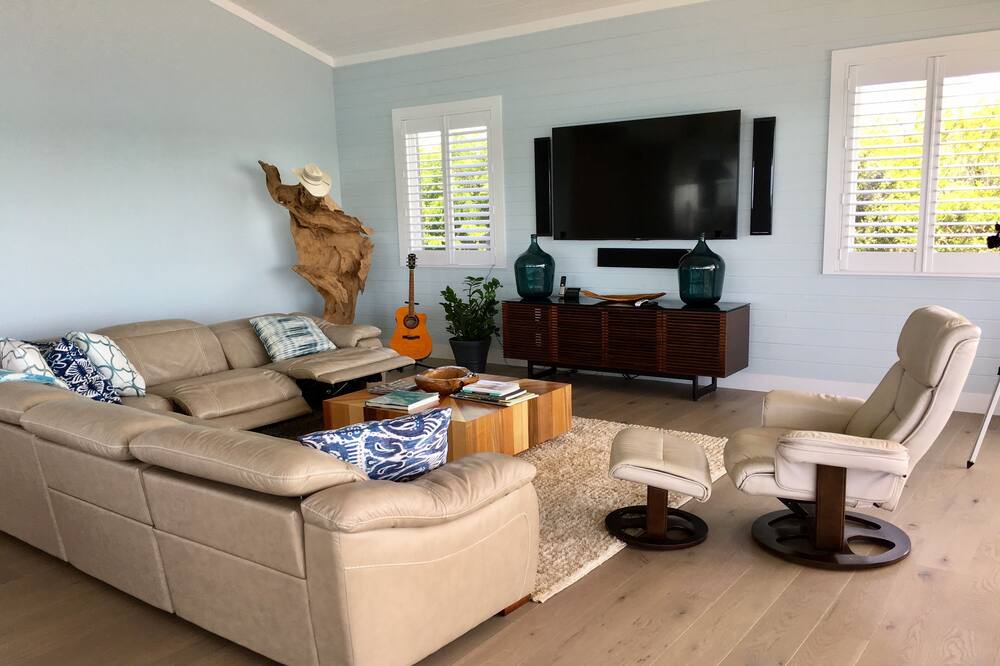 Photo of Bedroom in Staniel Cay
