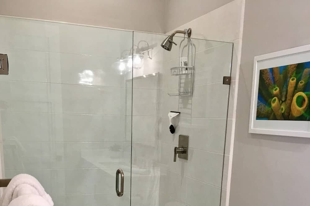 Photo of Bathroom in Staniel Cay