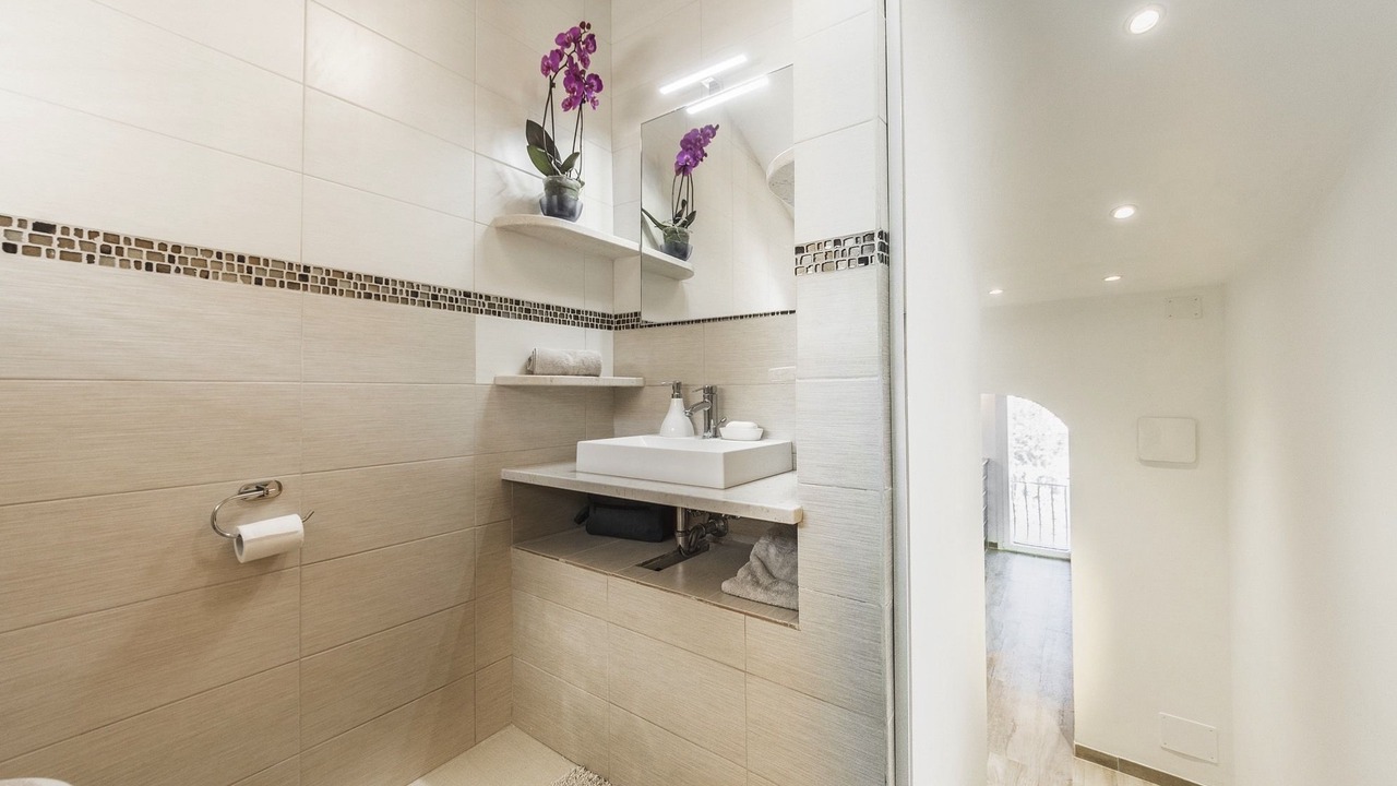 Photo of Bathroom in Longa