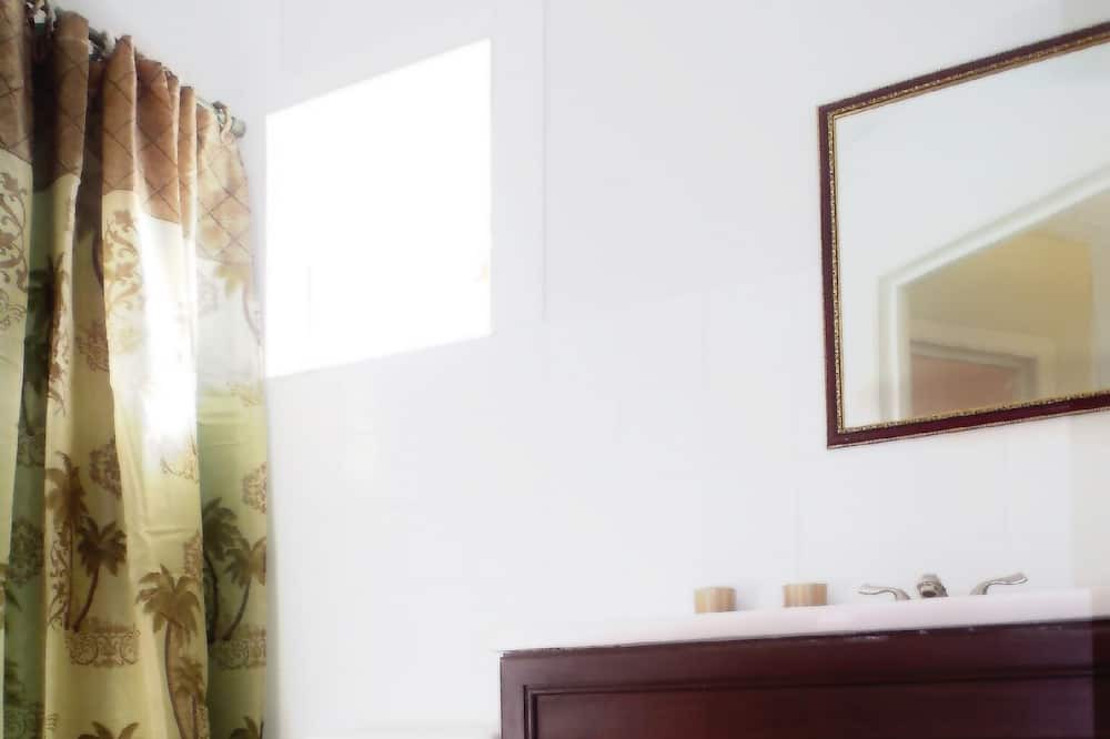Photo of Bathroom in North Eleuthera