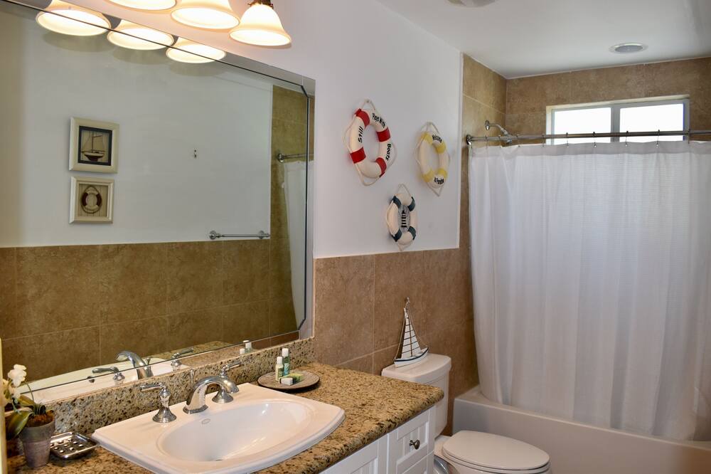 Photo of Bathroom in Alice Town