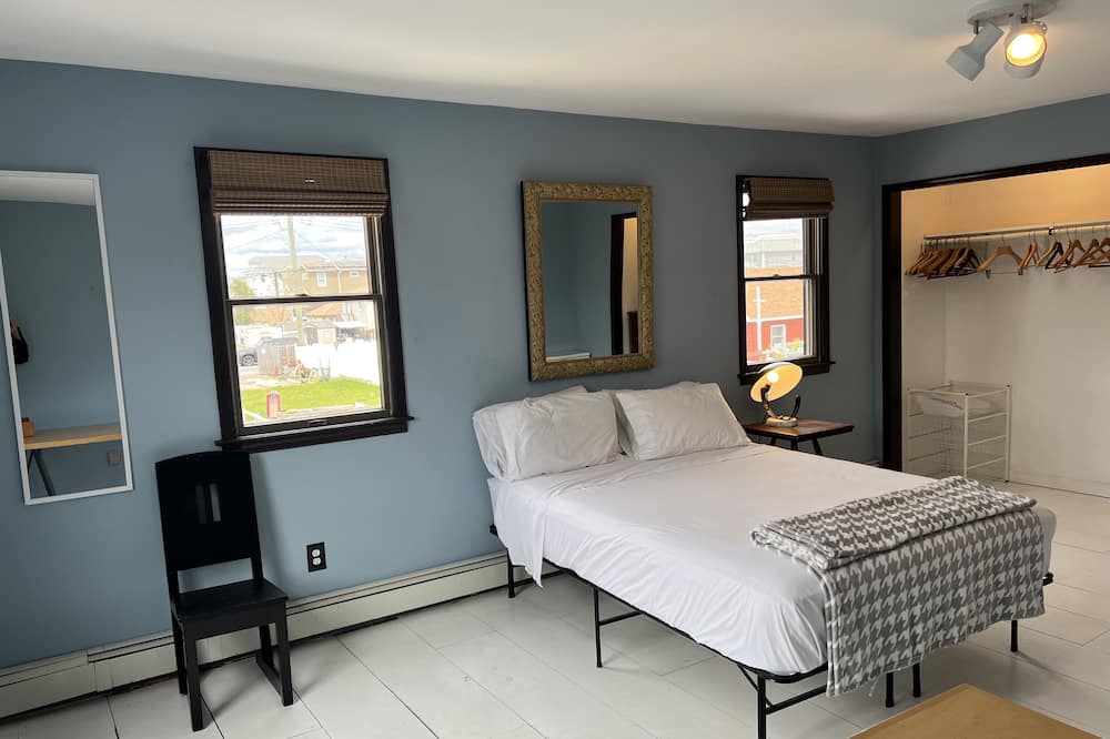 Photo of Bedroom in Broad Channel