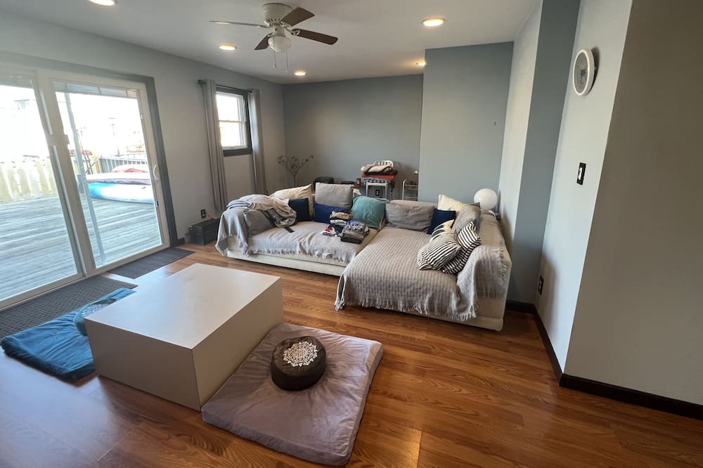 Photo of Bedroom in Broad Channel