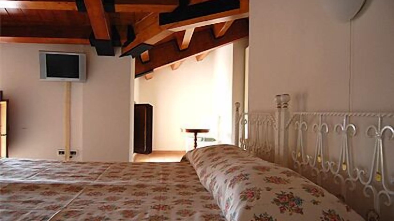 Photo of Bedroom in Crespano del Grappa