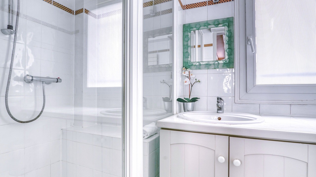Photo of Bathroom in 6th Arrondissement