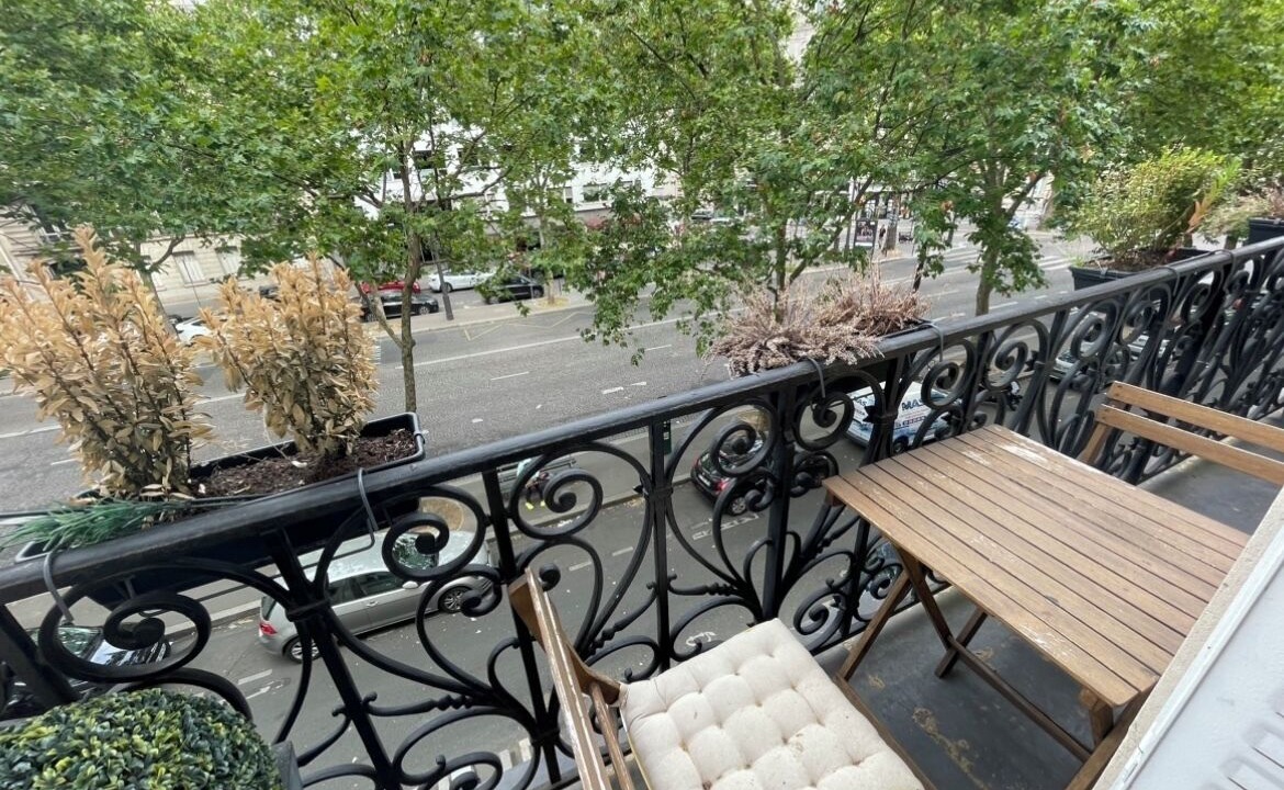 Photo of Outdoor in Champs-Elysees