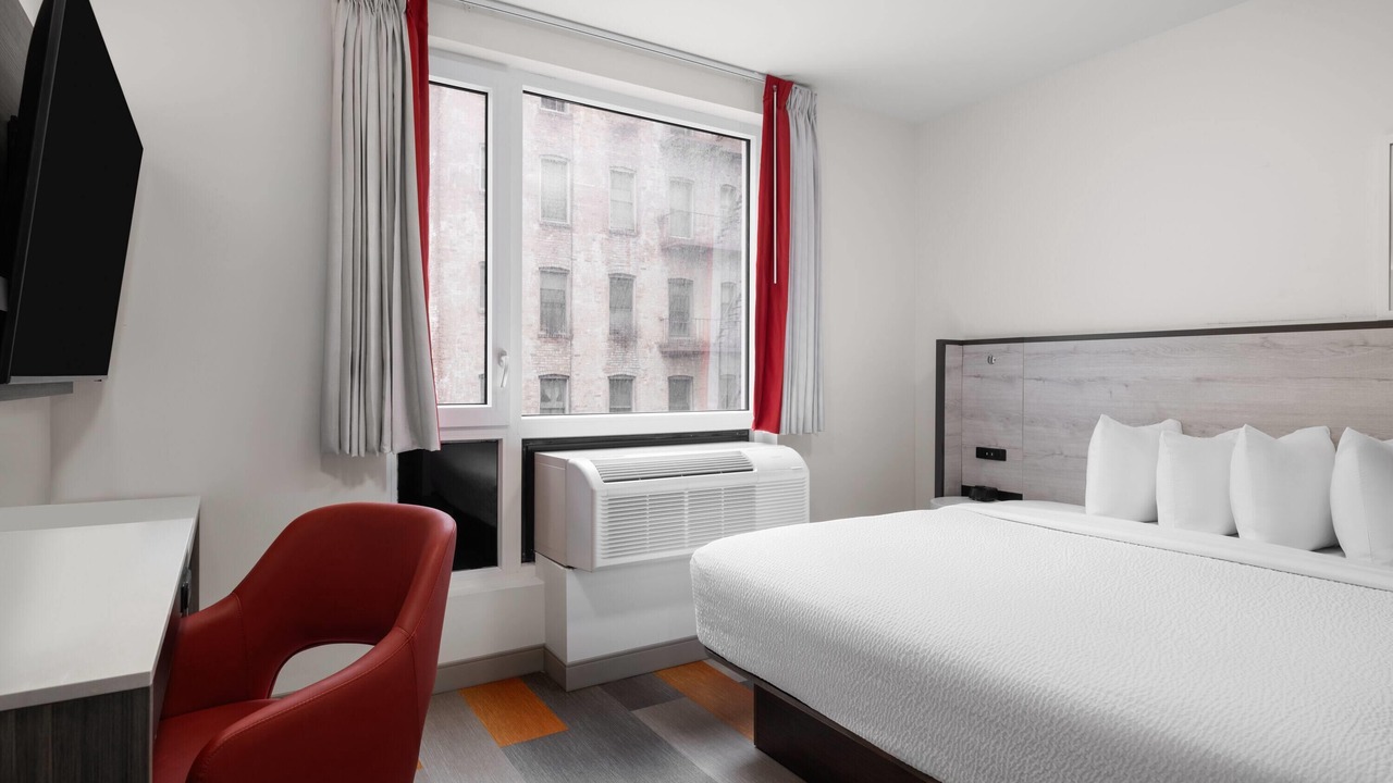 Photo of Bedroom in Midwood