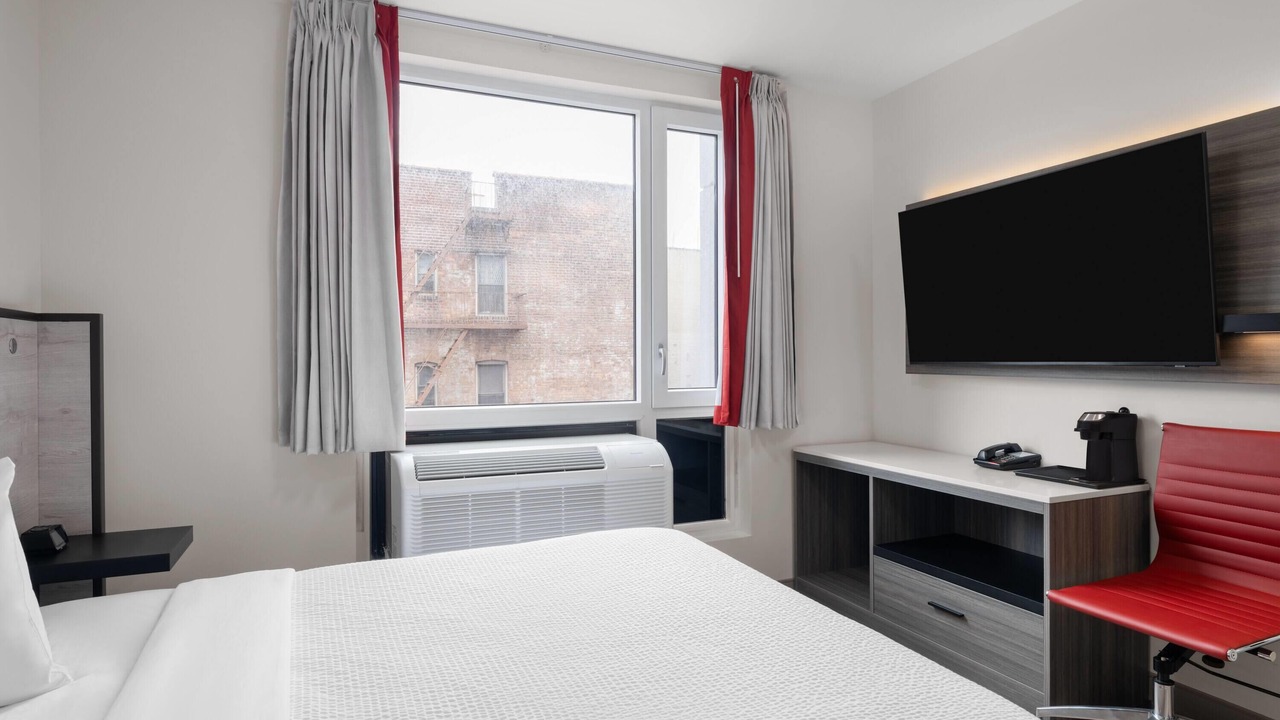 Photo of Bedroom in Midwood