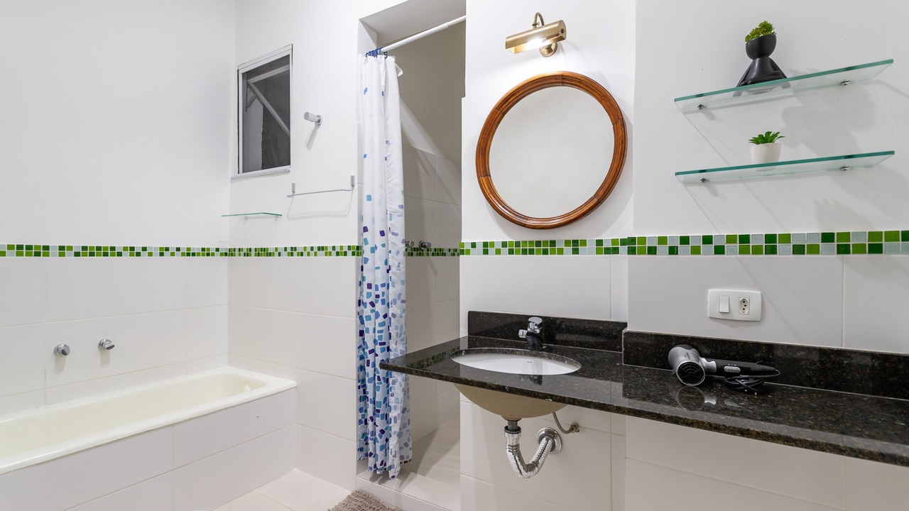 Photo of Bathroom in Laranjeiras