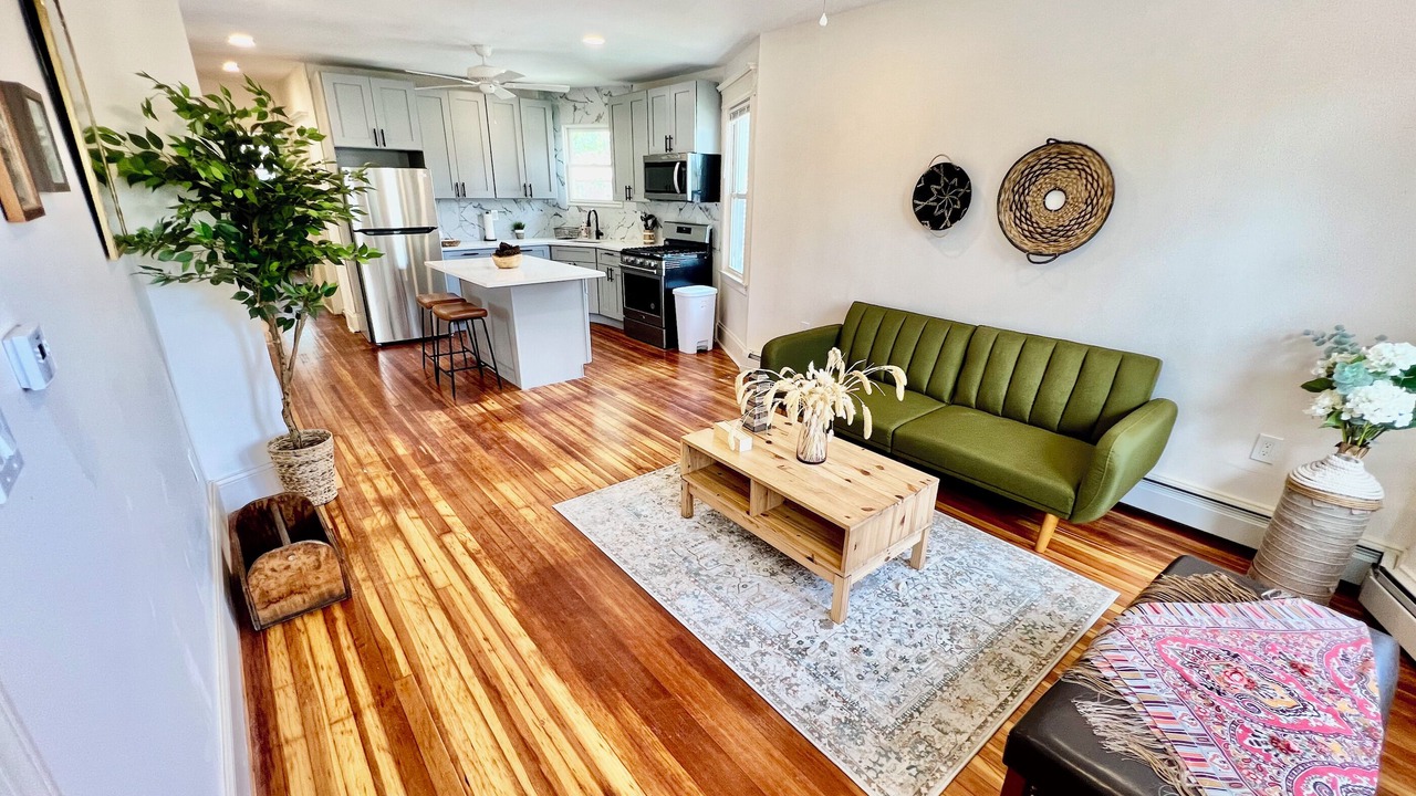 Photo of Livingroom in Castleton Corners