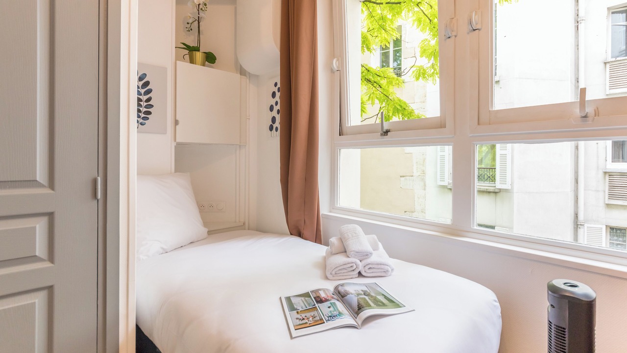 Photo of Bedroom in Montparnasse